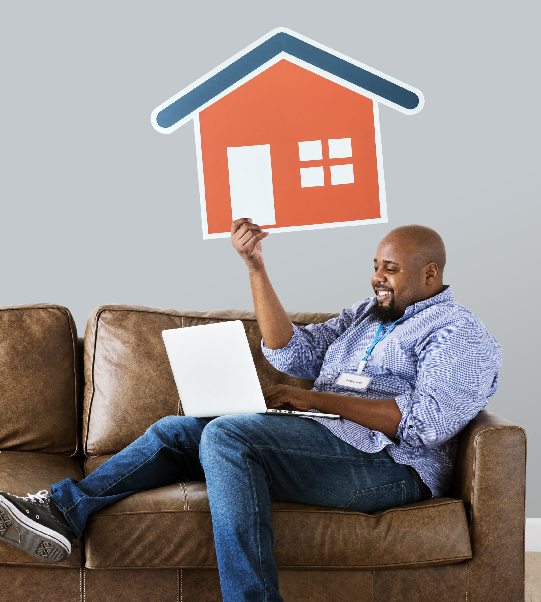 Une personne travaillant dans ma maison est-elle couverte par mon assurance habitation ?
